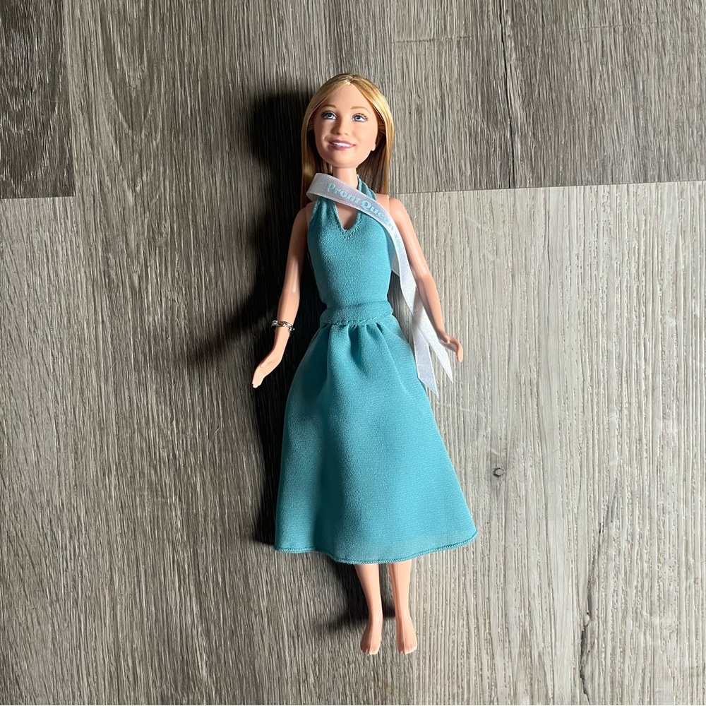 Mary Kate and Ashley graduation doll